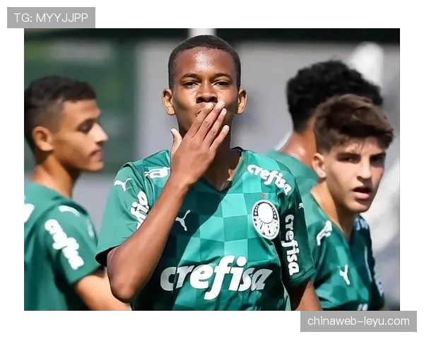 Vini首度入选巴西国家队,天才新星闪耀国际舞台引关注 Vini首度入选巴西国家队,天才新星闪耀国际舞台引关注