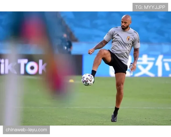 亨利再展传奇风采，状态回暖闪耀赛场