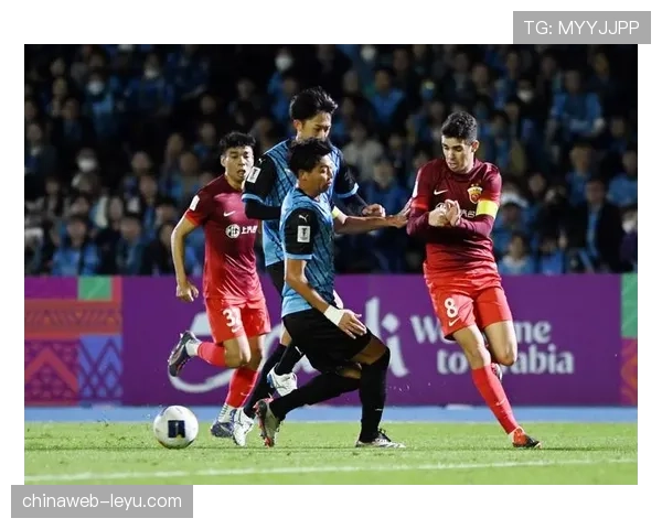 上海海港边路突破显成效，球队状态回暖引关注