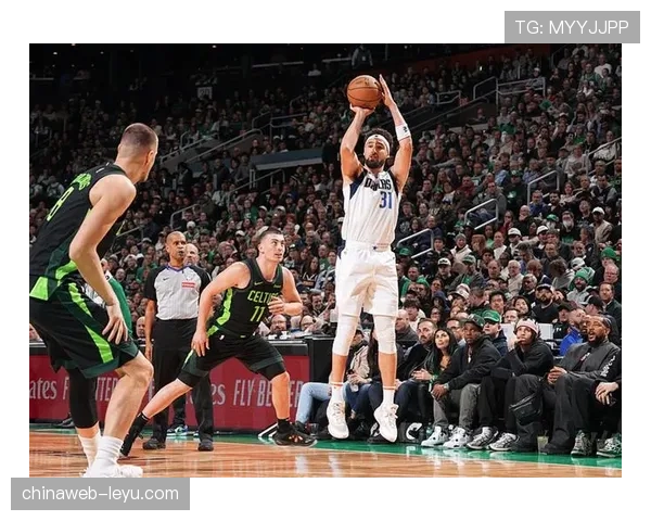 佩顿普里查德无球跑位为塔图姆拉开空间较上季更稳定