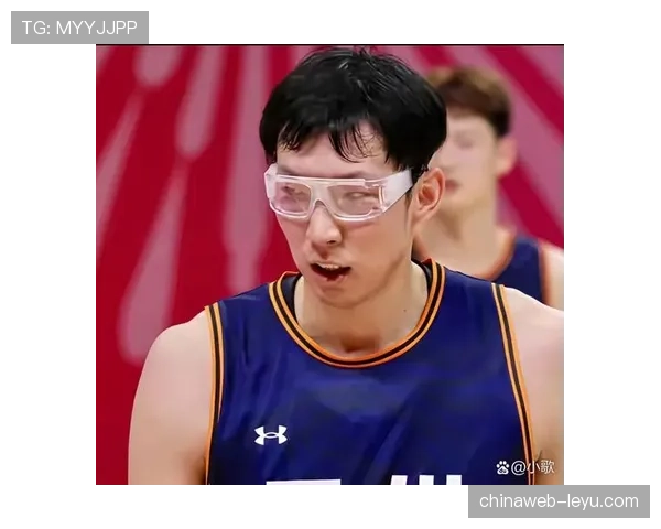 周琦家的冰箱里塞满蛋白粉，邻居以为他开健身房